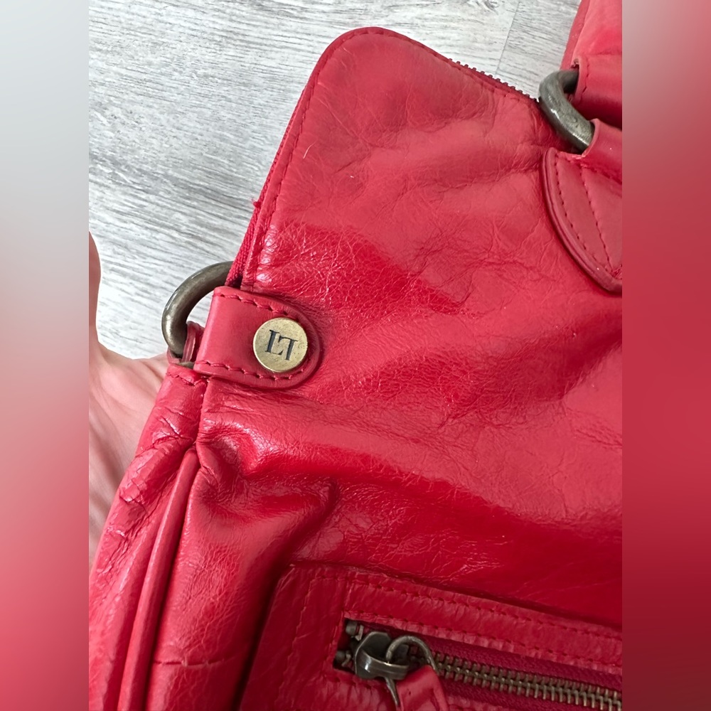 Latico genuine leather vintage crossbody bag - Picture 5 of 10